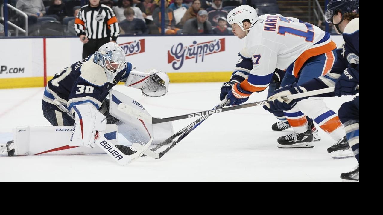 Semyon Varlamov has night to forget as Islanders fall to Canucks
