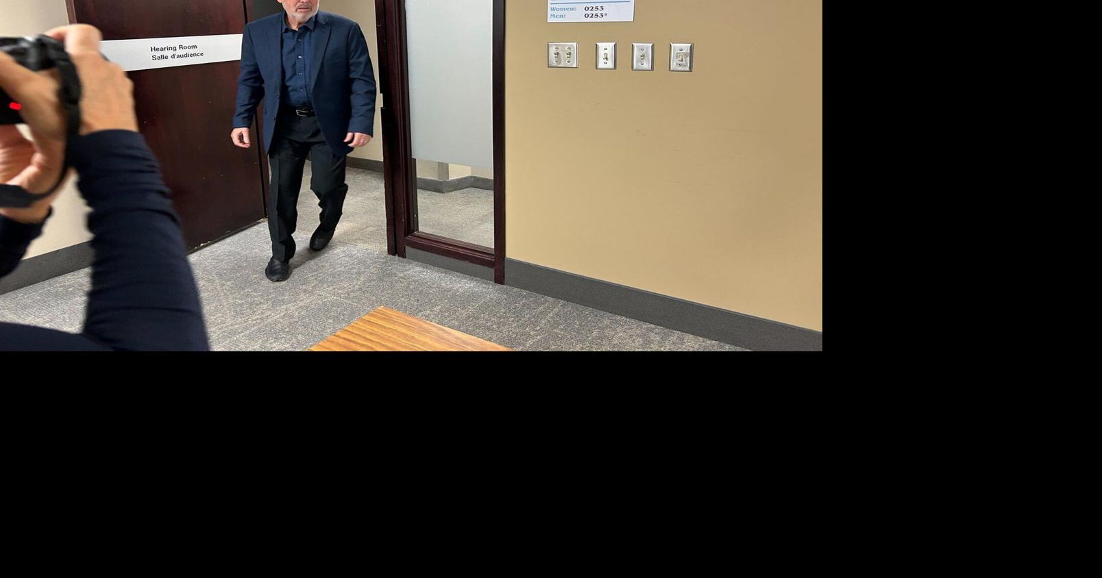 Former Winnipeg mayor questioned about money received from contractor