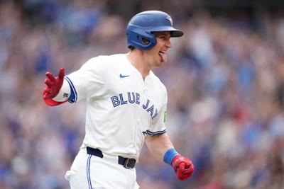 Heineman two-run homer spurs ѻý Blue Jays to 6-3 win over San Francisco Giants