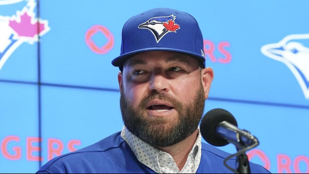 Stairs has positive contract talks with Blue Jays