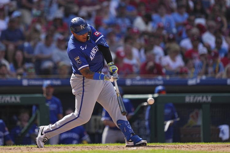 Perez's 5 RBIs lead Royals over Phillies 10-3 and delay NL East clinch