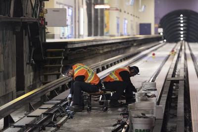 Contract dispute: Montreal transit employees to refuse overtime work later this month