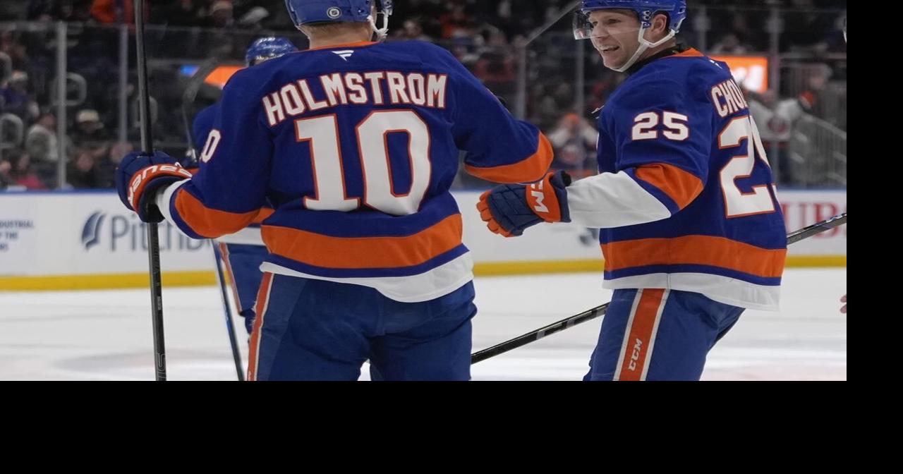 Holmstrom, Dobson lead Islanders to 5-4 win over Blackhawks