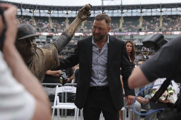 White Sox unveil statue of Mark Buehrle at Rate Field