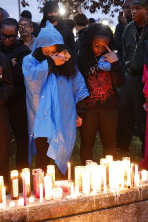 LM_091526_vigil12.JPG