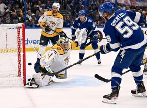 Jake Guentzel's goal, 2 assists lead Lightning over Predators 3-2