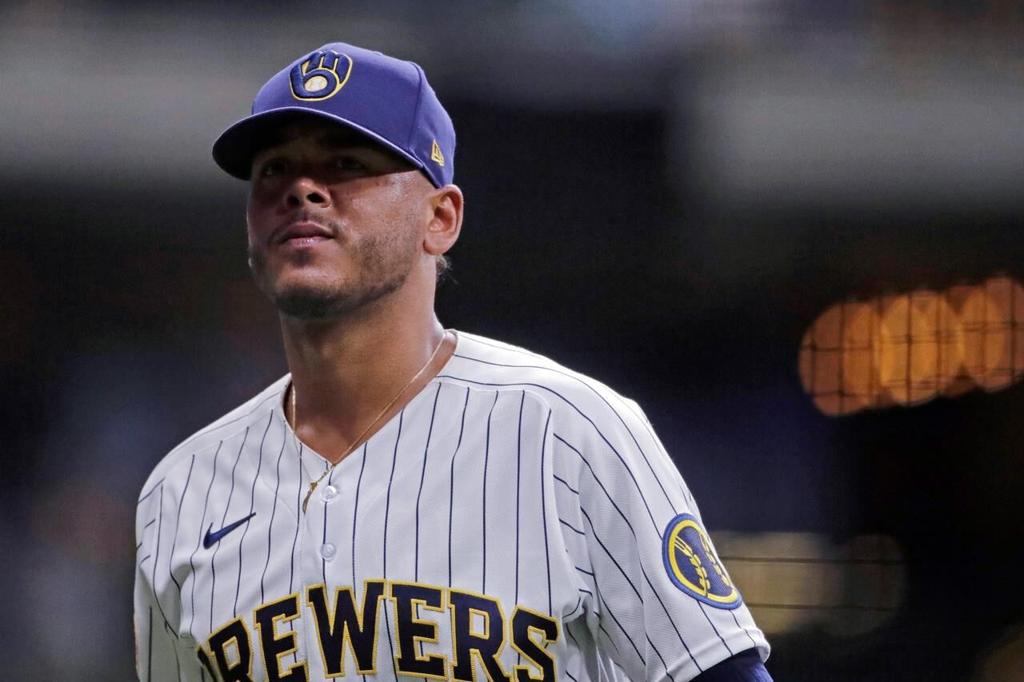 Peralta nearly throws birthday no-no, Brewers beat D'backs