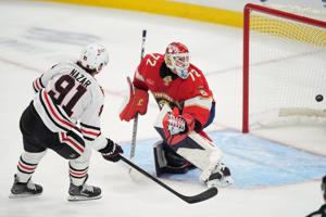 Boqvist scores go-ahead goal as Cup champ Panthers beat Blackhawks on banner-raising night