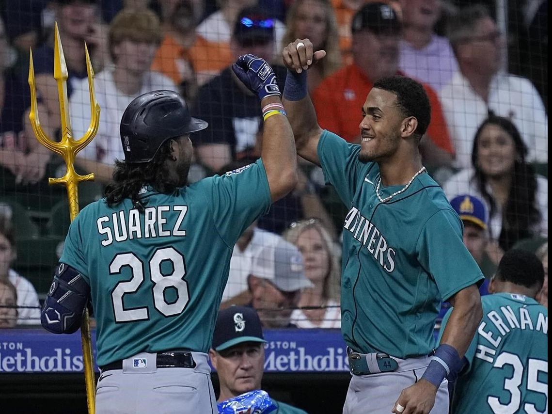 Julio Rodriguez, Eugenio Suarez unite to send Mariners to wild