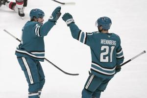 Cody Ceci scores with 25 seconds left, Sharks beat Devils 3-2
