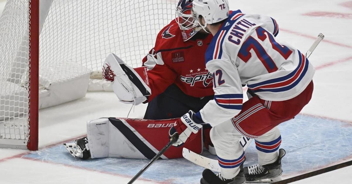 Filip Chytil scores 2 as the Rangers win for the 2nd time in 3 games, beating the Blackhawks 6-2