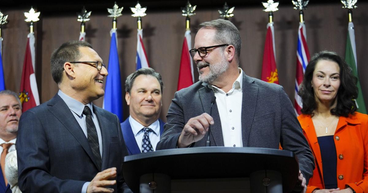 Martin Regg Cohn: Praising a separatist, Avi Lewis sinks to less than zero
