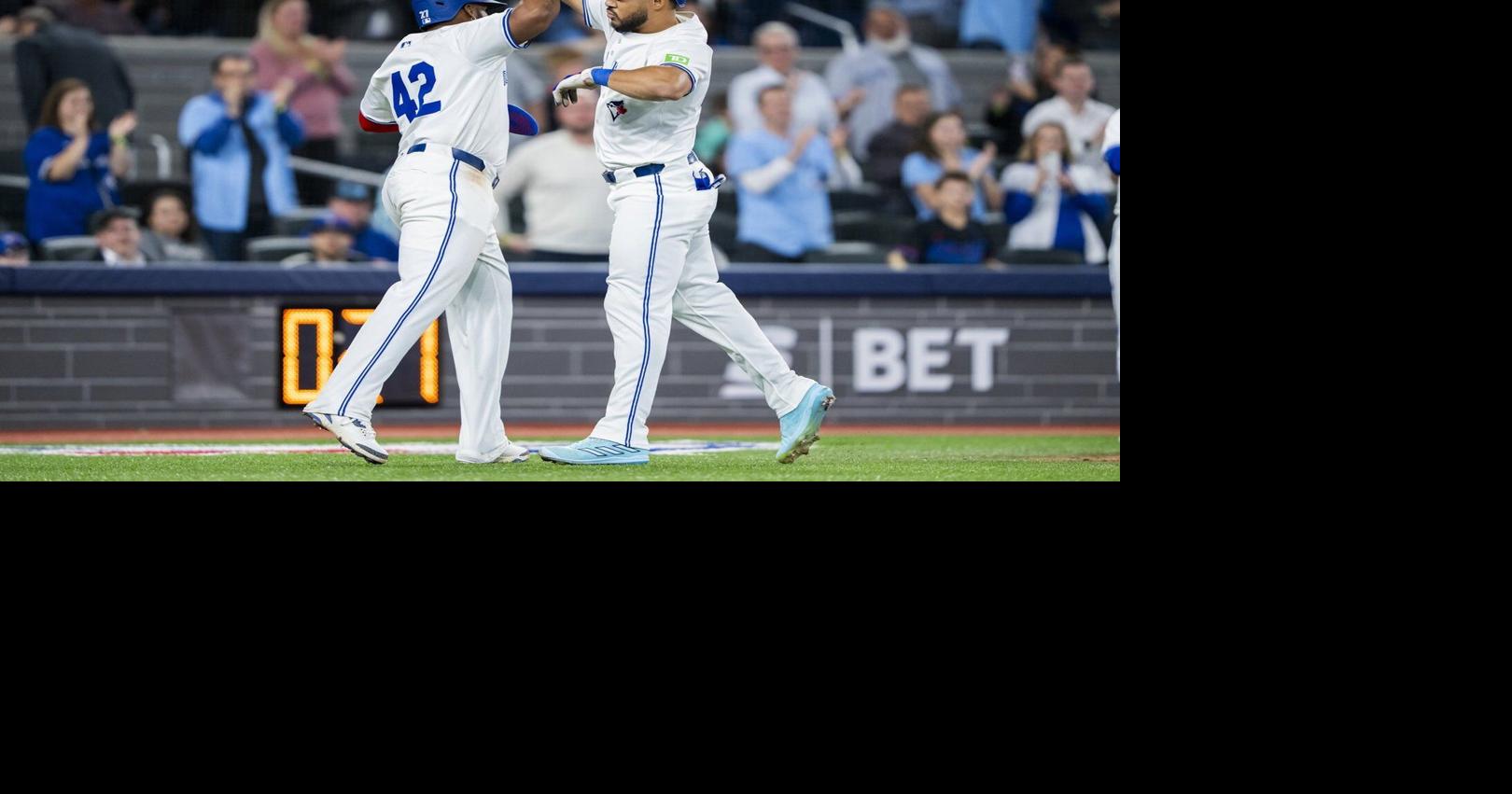 Santander and Roden hit home runs to power Blue Jays to 6-3 victory over Braves