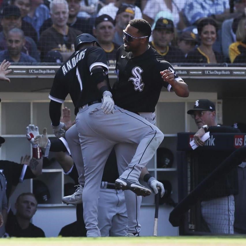 Padres clinch NL wild-card spot during 2-1 loss to White Sox