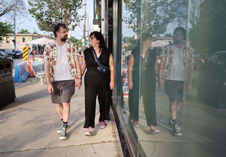 TORONTO-WALKS.JPG