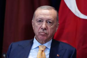 Turkey will hand over key base in Iraq in a gradual troop withdrawal deal