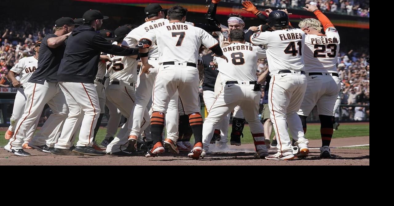 Bailey’s 2-run homer in 10th gives Giants 3-2 win over Rangers