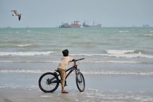 An Iranian port city feels the pain of Washington's tightening economic measures