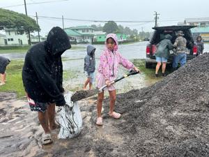Hurricane Nolo expected to unleash powerful winds, flash flooding on Hawaii