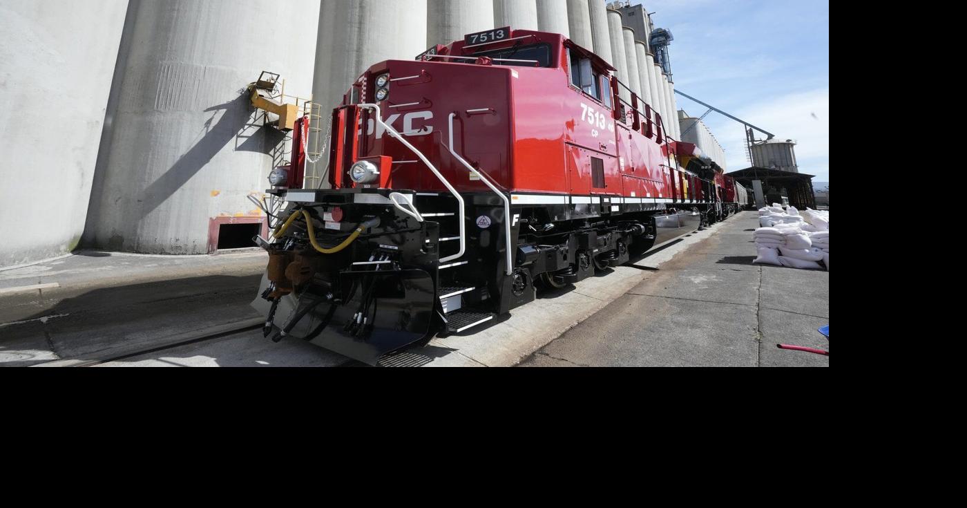 CPKC breaks monthly Canadian grain shipping records amid higher grain revenues