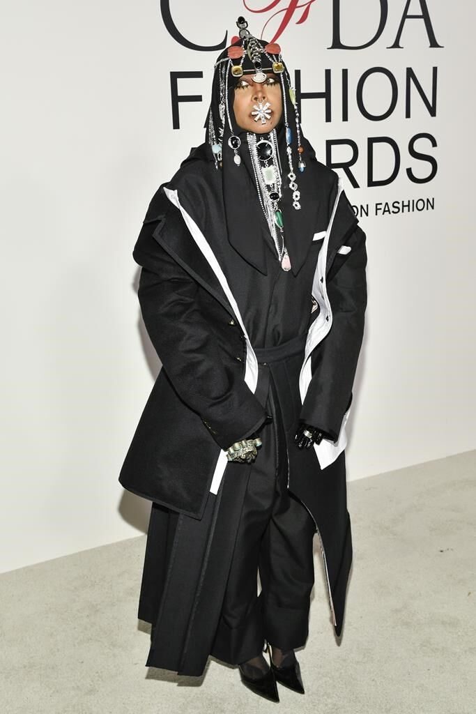 Erykah Badu Honored As Fashion Icon At CFDA Awards In New York | News ...