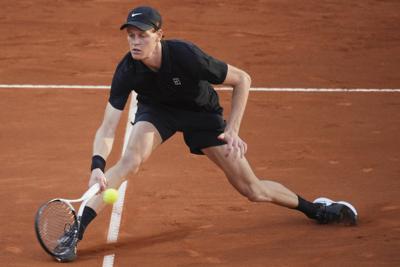 French Open 2025: Defending champ Carlos Alcaraz and No. 1 Jannik Sinner lead the men’s field