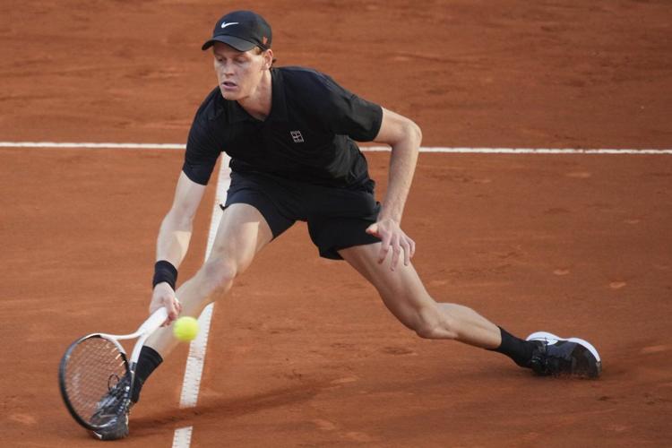 French Open 2025: Defending champ Carlos Alcaraz and No. 1 Jannik Sinner lead the men’s field