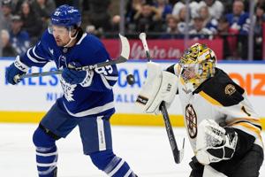 Matthew Knies nets hat trick as Leafs beat Bruins 6-4 in Auston Matthews return