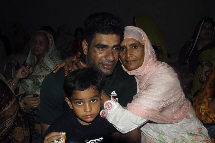 Pakistan rewards javelin champion Nadeem with $359,000 for record-breaking throw at Paris Olympics