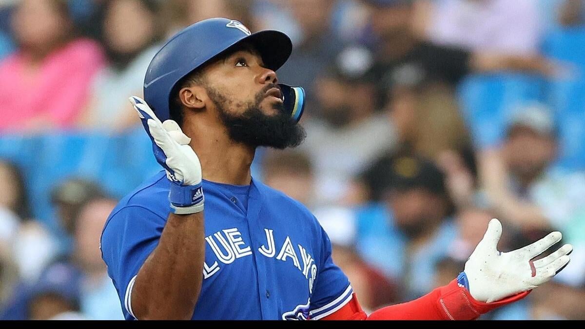 Tim and Friends on X: 🚨 JAYS TRADE 🚨 Toronto has traded Teoscar Hernández  to Seattle for bullpen help and the Mariners 8th ranked prospect. What do  you think Jays fans?  /