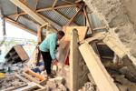 Businesses reopen after eastern Indonesia earthquake displaced thousands