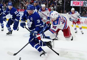 Anthony Stolarz shines, including without his mask, for Maple Leafs in 2-1 OT victory
