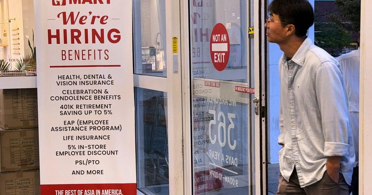Claims for unemployment benefits drop to 197,000, the lowest since mid-July as layoffs remain rare - Toronto Star