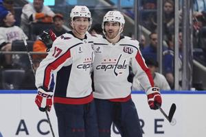 Strome scores 3 times as the Capitals beat the Islanders 3-1