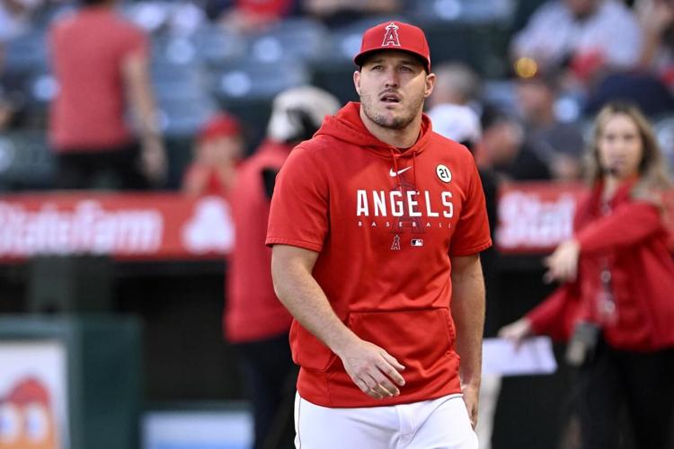 Mike Trout says he will play for Angels in 2024 - The Japan Times