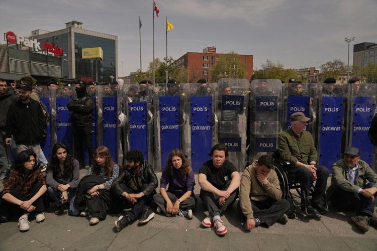 Beautiful Turkish Police Detain 162 People Over Online Praise For School Shootings Photo Illustration