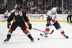 Barkov won't play Monday, will be listed as day to day with hurt knee, Panthers say
