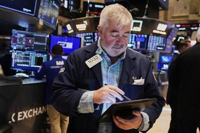 S&P/TSX composite up more than 100 points, U.S. stock markets down
