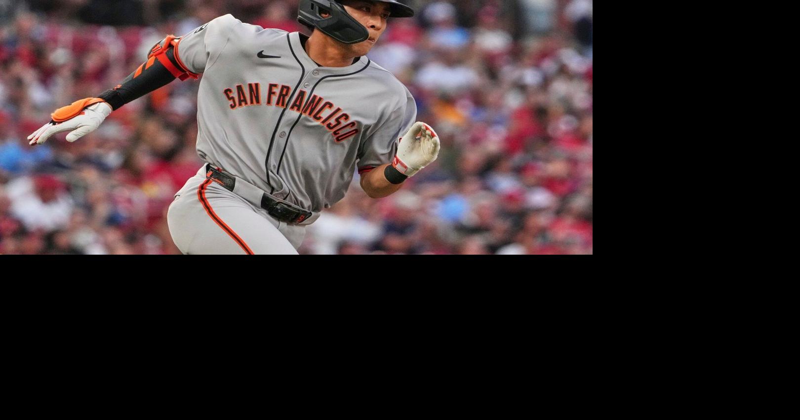 Giants OF Jung Hoo Lee stopped briefly at LAX because of missing travel documents, AP source says