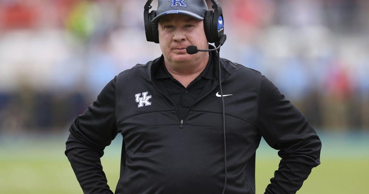 SEC's longest-tenured coach, Mark Stoops back to rebuilding at Kentucky