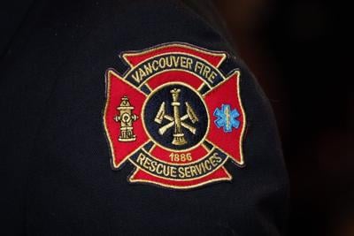 Fire rips through vacant apartment building in East Vancouver