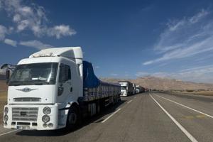 Hundreds of trucks jam Turkey-Iran border crossing as US blockade pushes trade overland