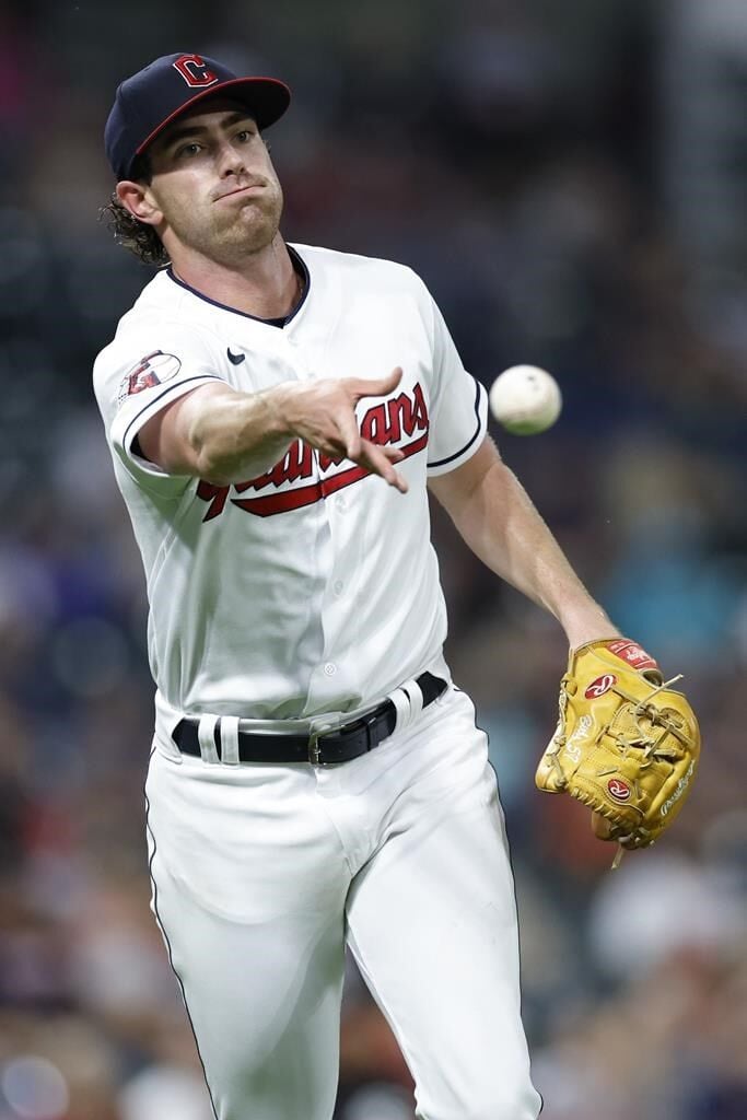 Cueto sharp for 8 2/3 innings, White Sox blank Guardians 2-0 - NBC Sports