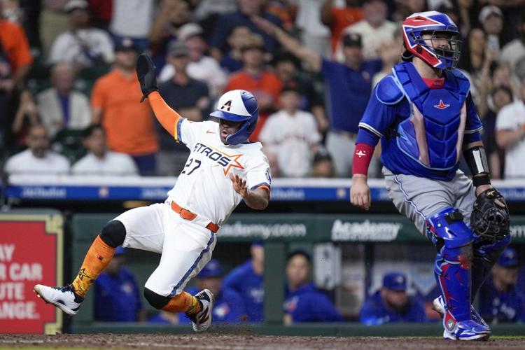 Serene Blue Jays Get Back To .500 After Bullpen Shuts Down Astros Background for Desktop