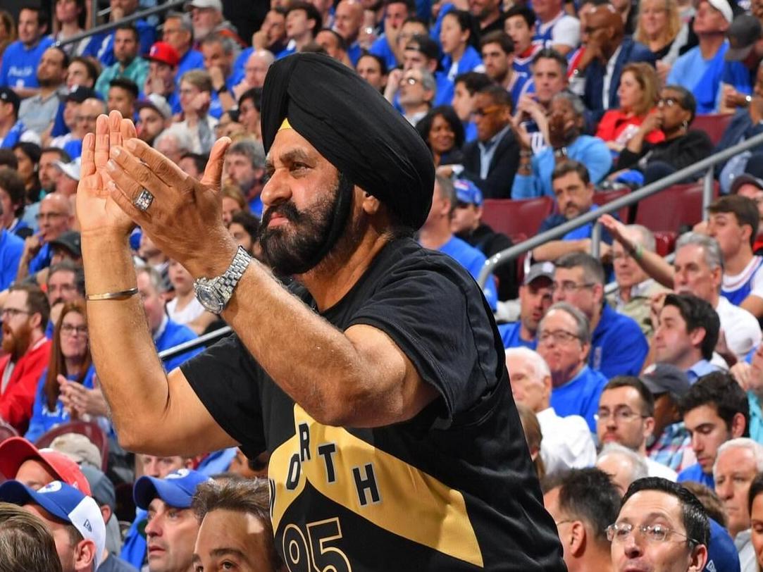 The Blue Jays Have Won The Support Of Toronto's Superfan To Help Their  Playoff Push - Narcity