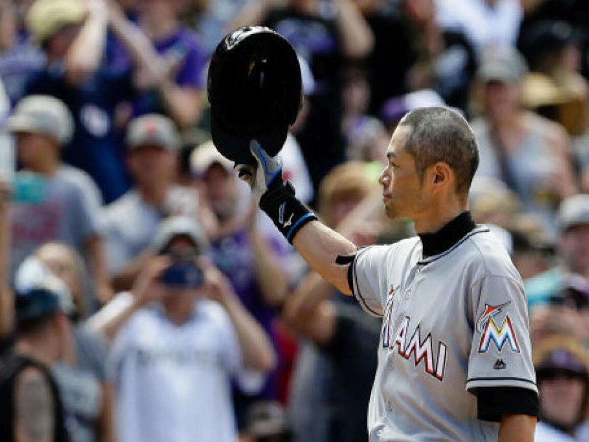 Ichiro Suzuki gets 3,000th career hit in major leagues
