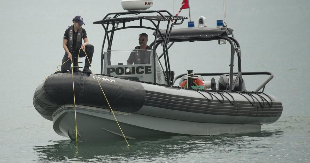 Man dead after falling into Lake Ontario
