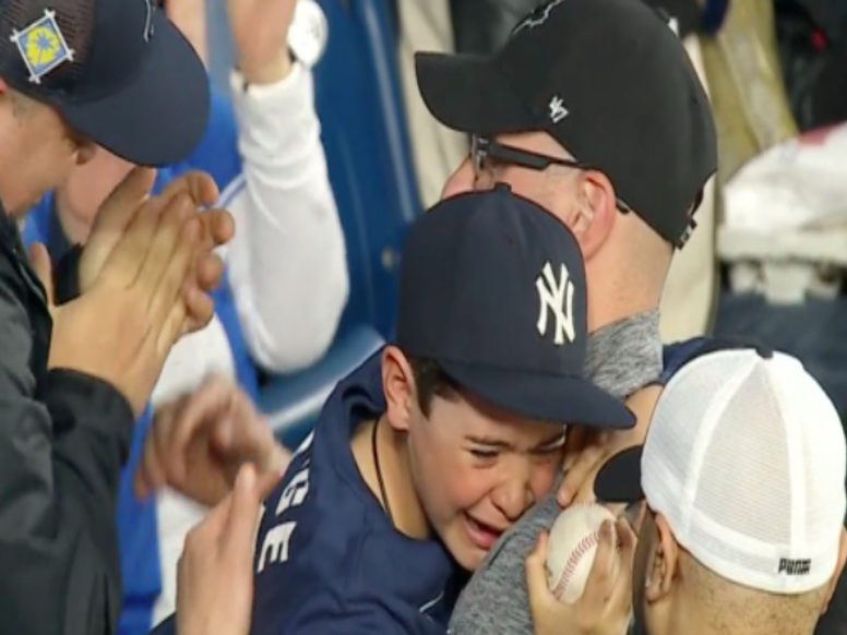 Yankees' Aaron Judge, boy who got his home run ball have emotional meeting  
