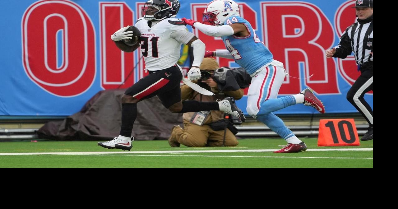 Texans enter playoffs rested after starters play sparingly in win over Titans