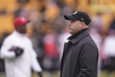 Steelers sign GM Omar Khan to 3-year extension after offseason that included signing Aaron Rodgers